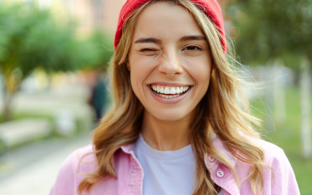 How to Whiten Teeth With Baking Soda – Natural Home Remedies